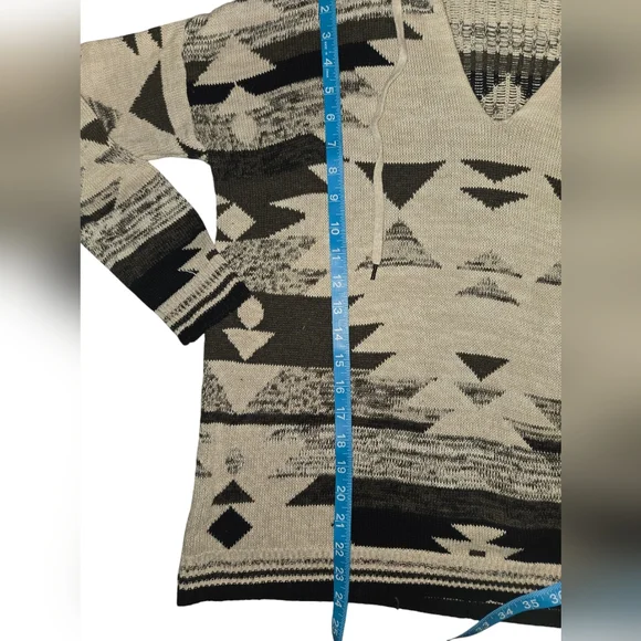 American Eagle Outfitters hooded knit Sweater, Size Small, Tribal Aztec - Picture 4 of 8